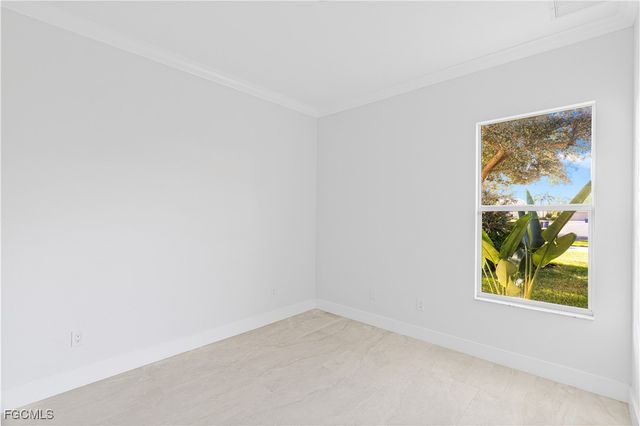 11105 Sea Tropic LN, Fort Myers, FL 33908