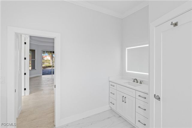 11105 Sea Tropic LN, Fort Myers, FL 33908