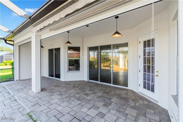 11105 Sea Tropic LN, Fort Myers, FL 33908