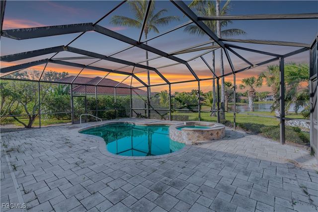 11105 Sea Tropic LN, Fort Myers, FL 33908