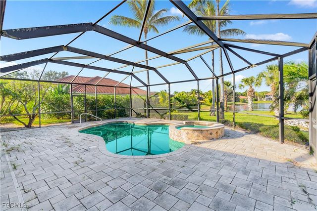 11105 Sea Tropic LN, Fort Myers, FL 33908
