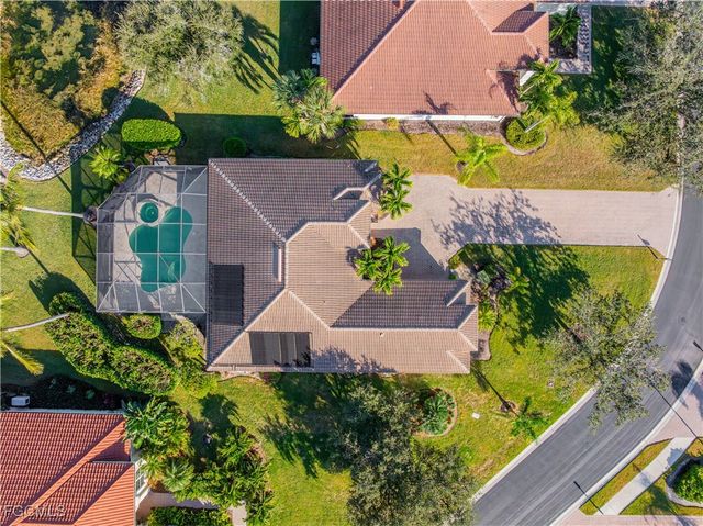 11105 Sea Tropic LN, Fort Myers, FL 33908