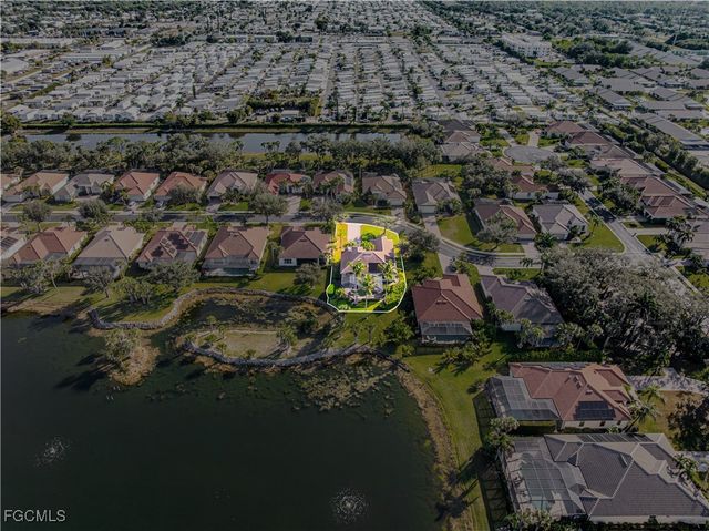 11105 Sea Tropic LN, Fort Myers, FL 33908