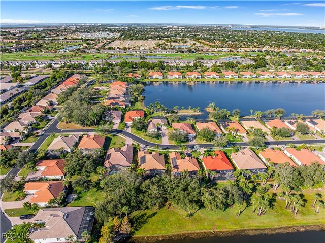 11105 Sea Tropic LN, Fort Myers, FL 33908