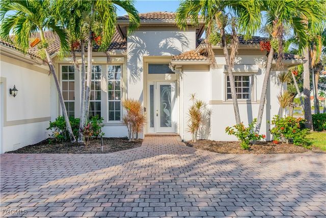 11105 Sea Tropic LN, Fort Myers, FL 33908