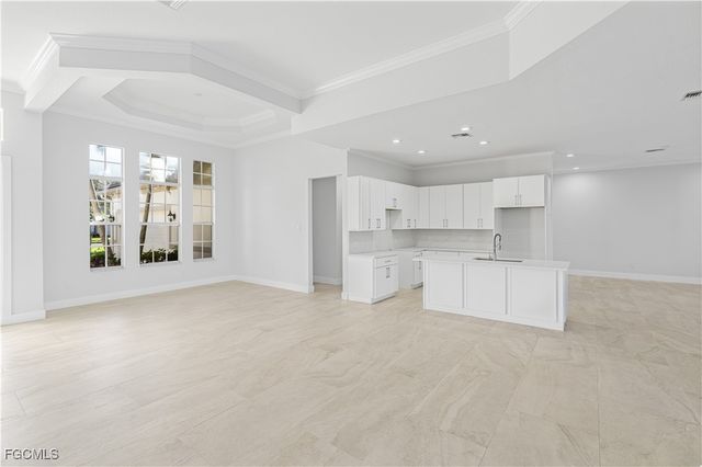 11105 Sea Tropic LN, Fort Myers, FL 33908