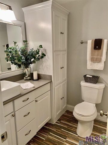 17828 Barrett Ln, Baton Rouge, LA 70817