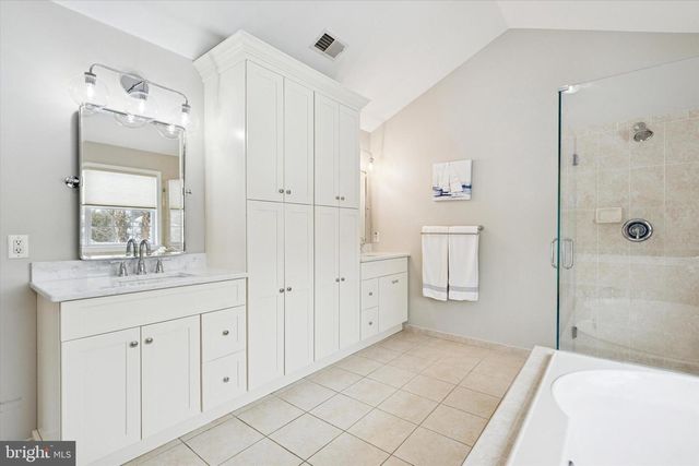 2 MATTHEW COURT, Cream Ridge, NJ 08514