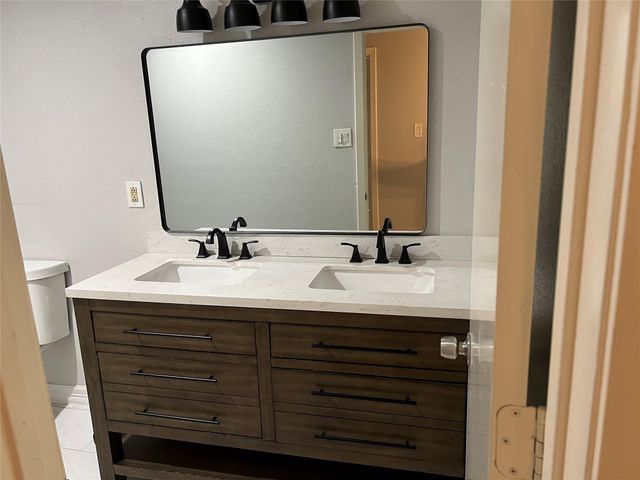 2001 Bering Drive 7H, Houston, TX 77057