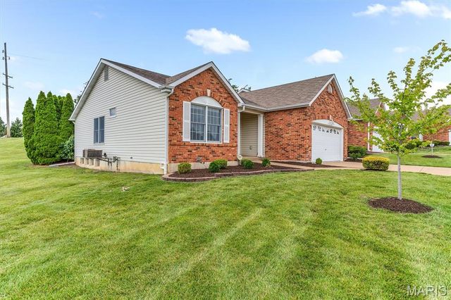 2163 Farnsworth Drive, O'fallon, MO 63368