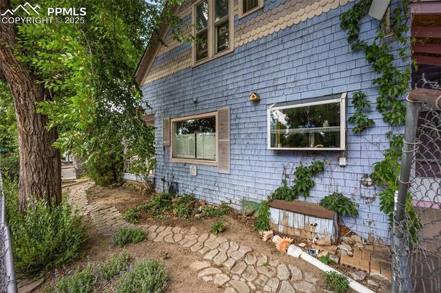 2402 W Uintah Street, Colorado Springs, CO 80904
