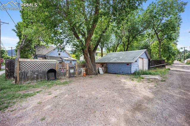 2402 W Uintah Street, Colorado Springs, CO 80904