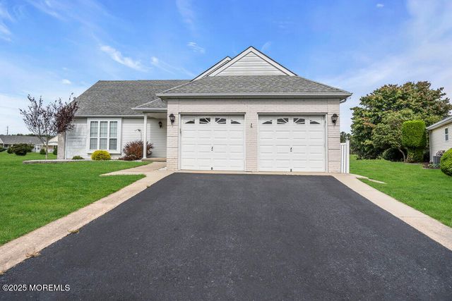 6 Snowdon Court, Toms River, NJ 08757