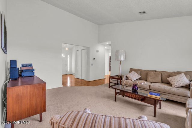 6 Snowdon Court, Toms River, NJ 08757