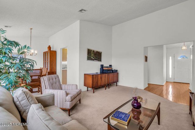 6 Snowdon Court, Toms River, NJ 08757