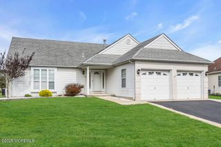 6 Snowdon Court, Toms River, NJ 08757