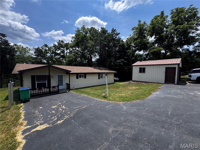14280 W Sunrise Lake Drive, De Soto, MO 63020