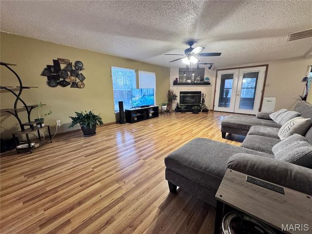 14280 W Sunrise Lake Drive, De Soto, MO 63020