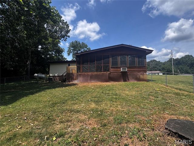 14280 W Sunrise Lake Drive, De Soto, MO 63020