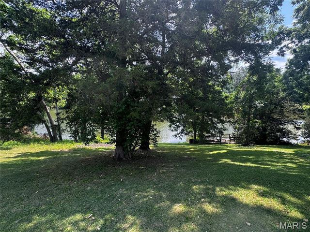 14280 W Sunrise Lake Drive, De Soto, MO 63020