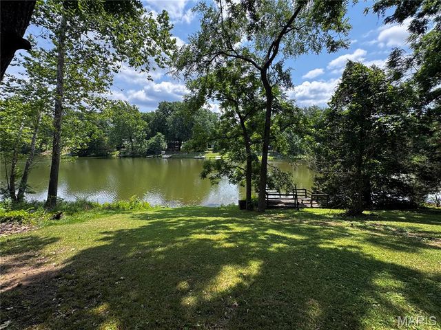 14280 W Sunrise Lake Drive, De Soto, MO 63020