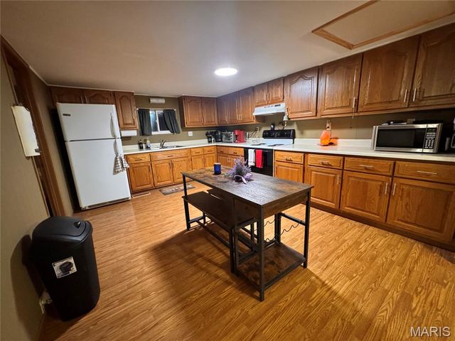 14280 W Sunrise Lake Drive, De Soto, MO 63020