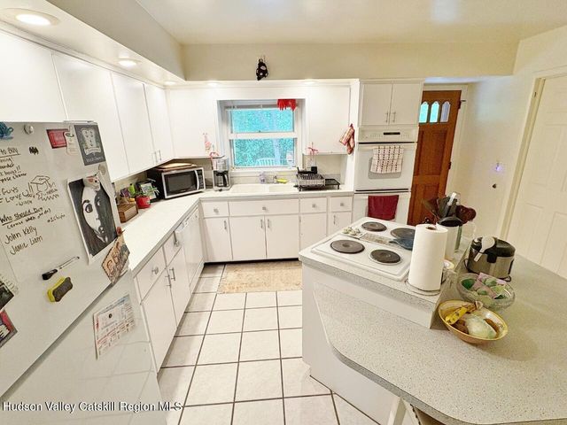 85 N Putt Corners Road, New Paltz, NY 12561