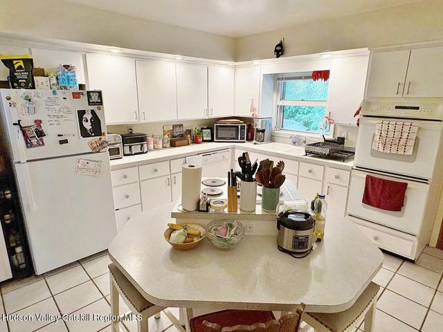 85 N Putt Corners Road, New Paltz, NY 12561