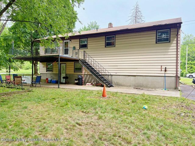 85 N Putt Corners Road, New Paltz, NY 12561