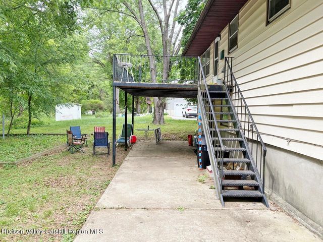 85 N Putt Corners Road, New Paltz, NY 12561