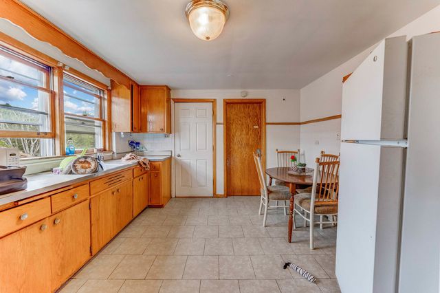 7255 S Artesian Avenue, Chicago, IL 60629