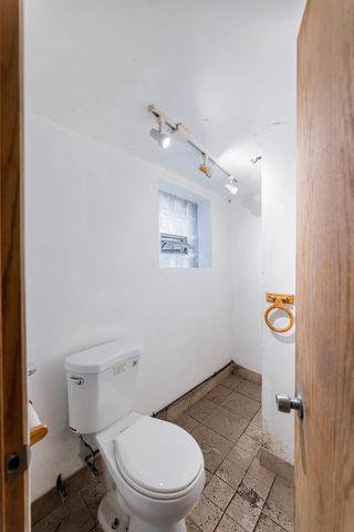 7255 S Artesian Avenue, Chicago, IL 60629