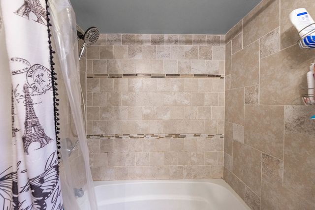 7255 S Artesian Avenue, Chicago, IL 60629