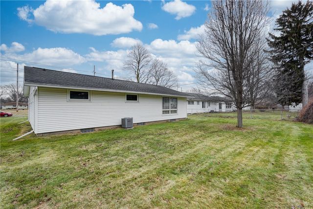 19 Ingram Drive, Gates, NY 14624