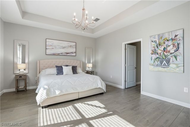 1384 Birdie DR, Naples, FL 34120