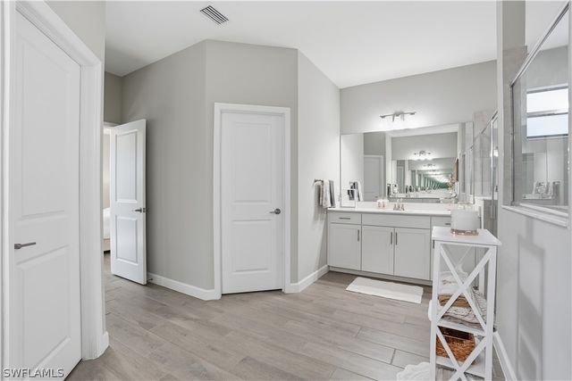 1384 Birdie DR, Naples, FL 34120