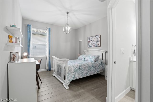 1384 Birdie DR, Naples, FL 34120