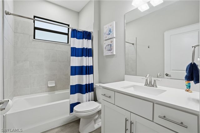 1384 Birdie DR, Naples, FL 34120