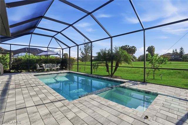 1384 Birdie DR, Naples, FL 34120