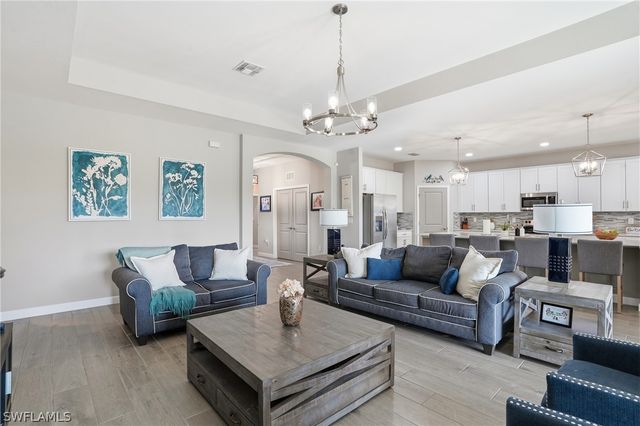 1384 Birdie DR, Naples, FL 34120