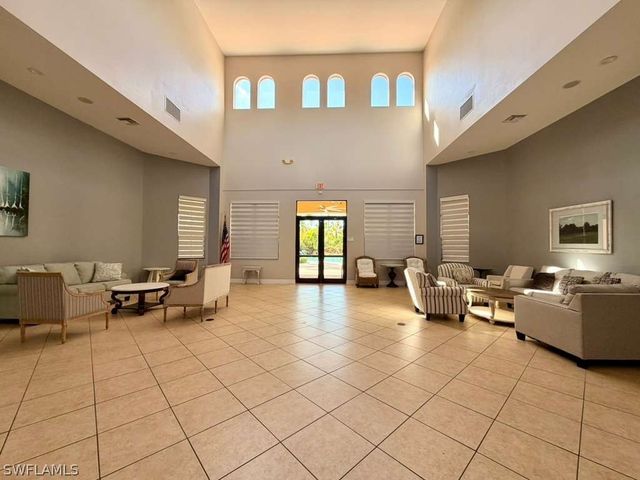 1384 Birdie DR, Naples, FL 34120