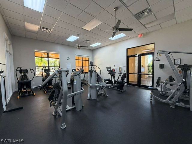 1384 Birdie DR, Naples, FL 34120