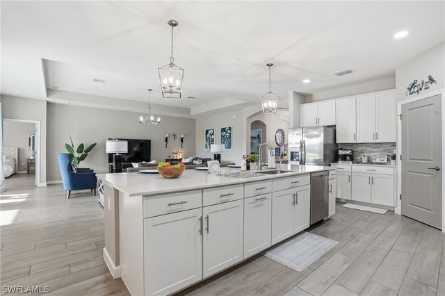 1384 Birdie DR, Naples, FL 34120