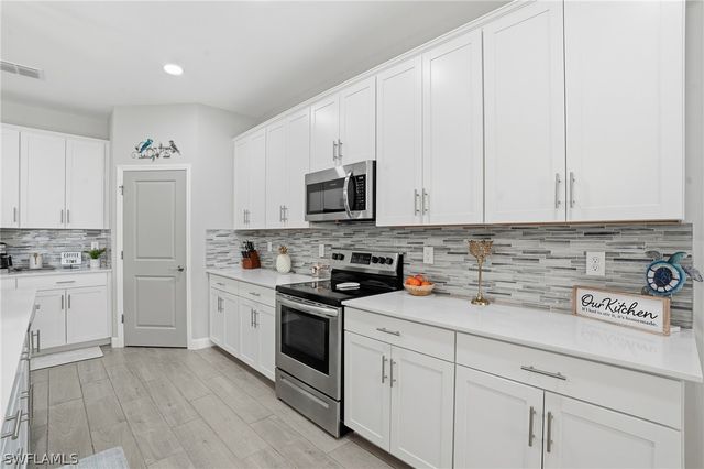 1384 Birdie DR, Naples, FL 34120