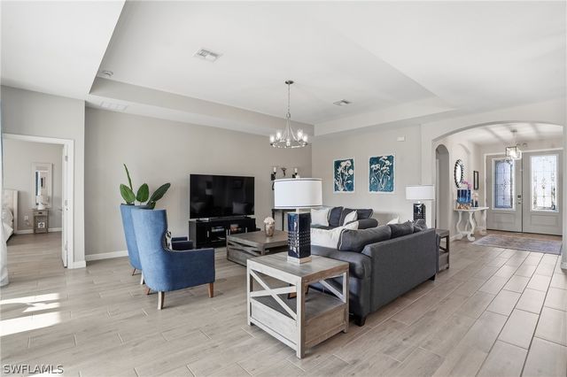 1384 Birdie DR, Naples, FL 34120