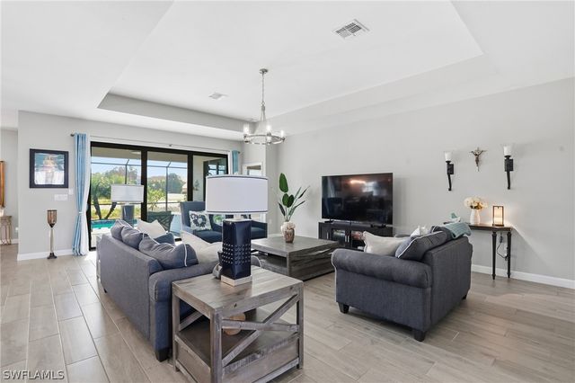 1384 Birdie DR, Naples, FL 34120