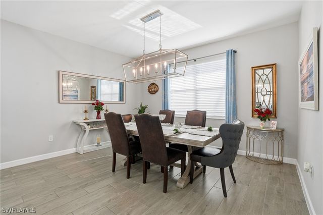 1384 Birdie DR, Naples, FL 34120