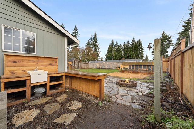 15946 Quail Meadows Court SE, Yelm, WA 98597