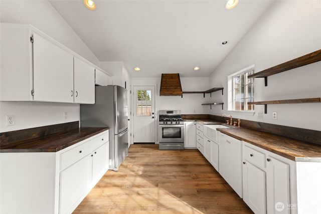 15946 Quail Meadows Court SE, Yelm, WA 98597