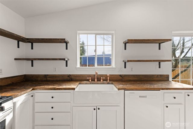 15946 Quail Meadows Court SE, Yelm, WA 98597